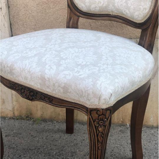 klasicky leskly hnedy elegantny stolicka stol jedalenske stolicky mediteranska vila zamok toskansky jedinecny nabytok interior jedinecna stolicka vzor.jpg